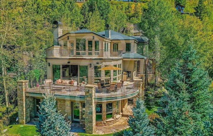 Дом 620 м² на участке 23 сот.