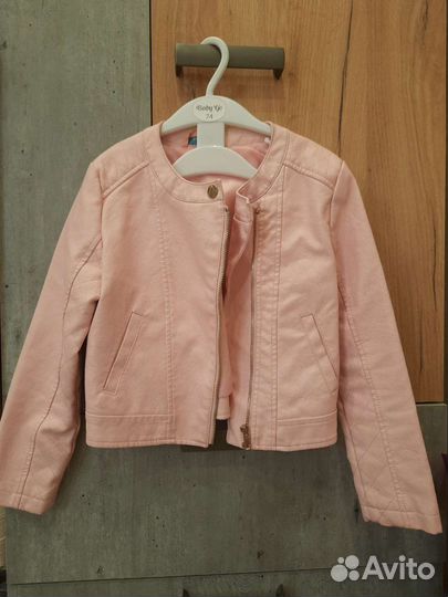 Кожаная куртка на девочку