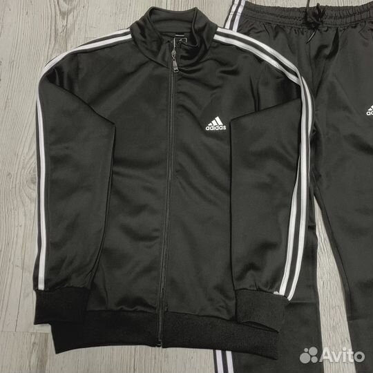 Спортивный костюм adidas