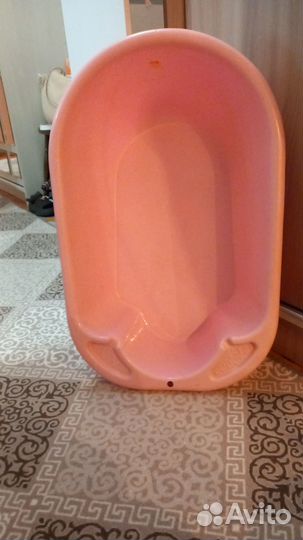 Розовая ванна для новорожденного