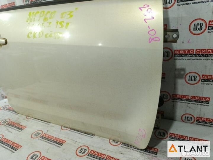 Дверь передний правый toyota IST