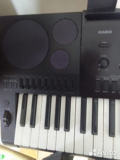 Синтезатор продаю