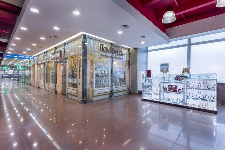 Торговая площадь: салон оптики, ювелирный,66.9 м²