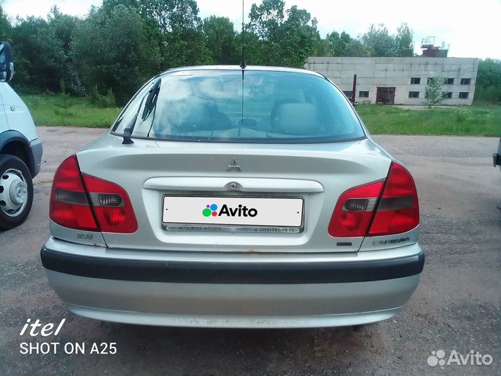 Mitsubishi Carisma 1.6 AT, 2002, битый, 500 000 км