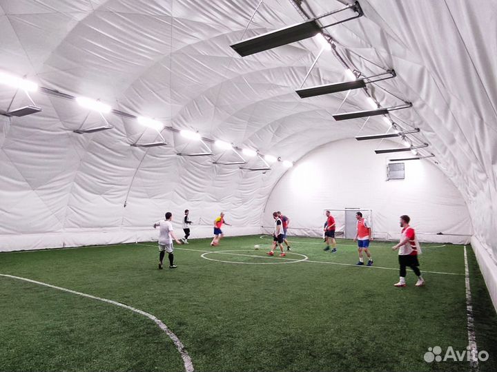 Футбол в дружной командe любителeй в Kpылатском