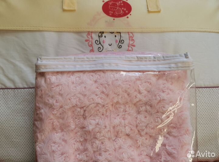 Бортики, одеяло, подушка, плед в детскую кроватку