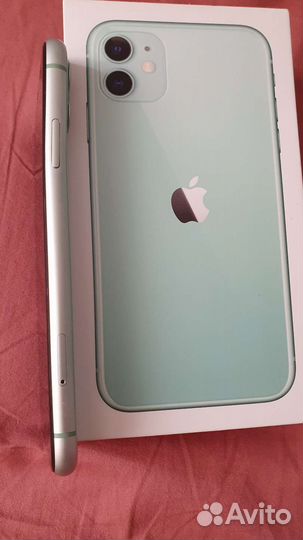 Телефон iPhone 11