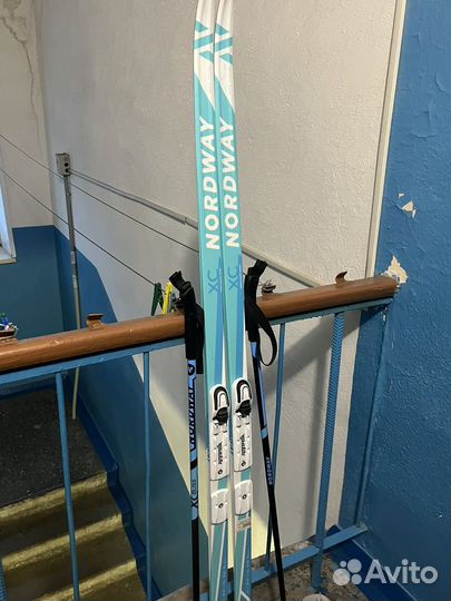 Беговые лыжи,лыжные ботинки,лыжные палки