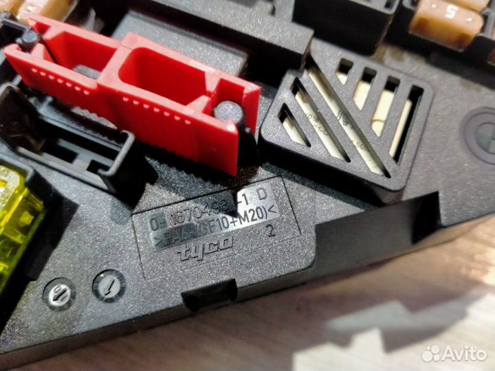 Блок предохранителей Bmw 528I F10 N52B30 06.2010