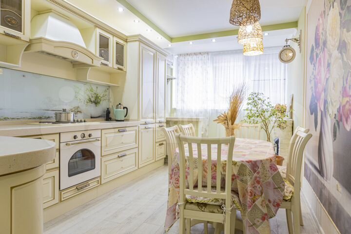 2-к. квартира, 65 м², 5/17 эт.