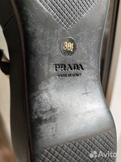 Шлепанцы, сандалии Prada