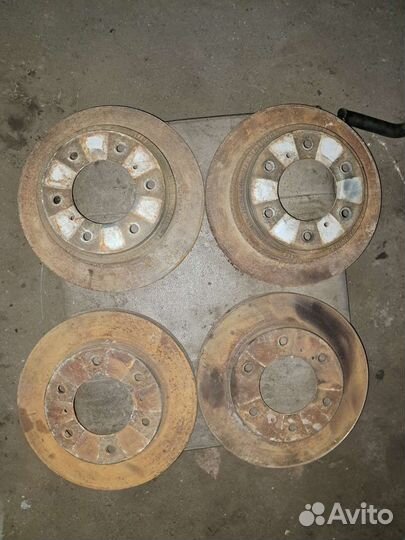 Тормозные диски Mitsubishi Pajero 3 6g74 3,5L