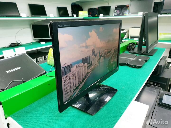 Монитор LG 22
