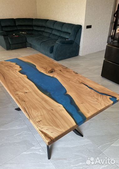 Стол из Эпоксидной смолы и массива дерева от произ