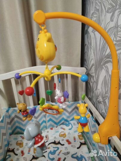 Мобиль в кроватку. Жирафики