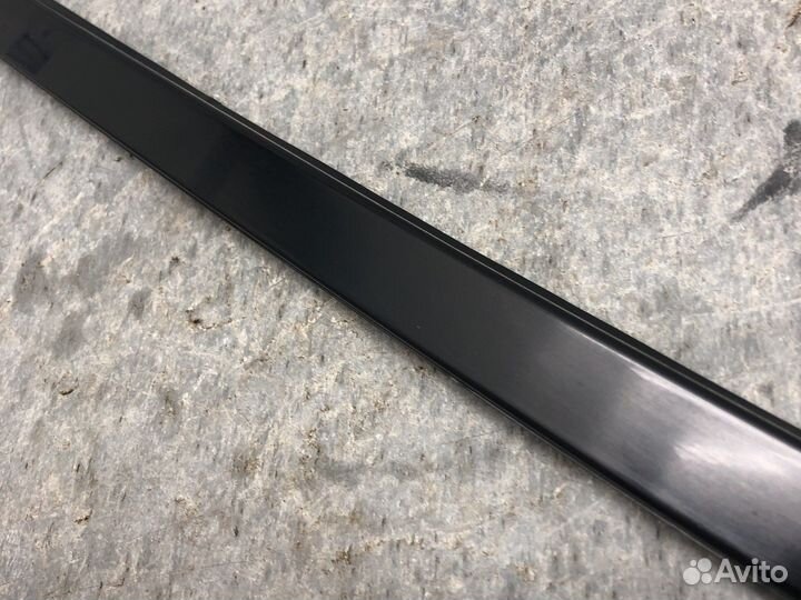 Правый молдинг Genesis 2