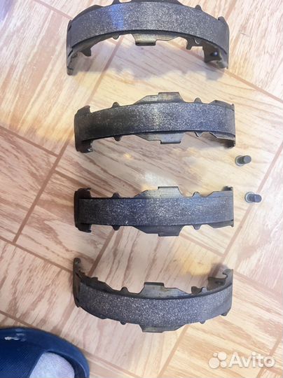 SAT Колодки ручного тормоза toyotharrier