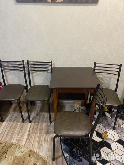 Стол со стульями бу