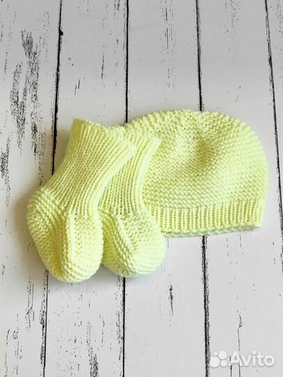 Шапочка и пинетки