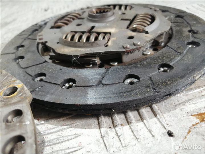 Комплект сцепления Opel Astra H L69 Z16XER 2008