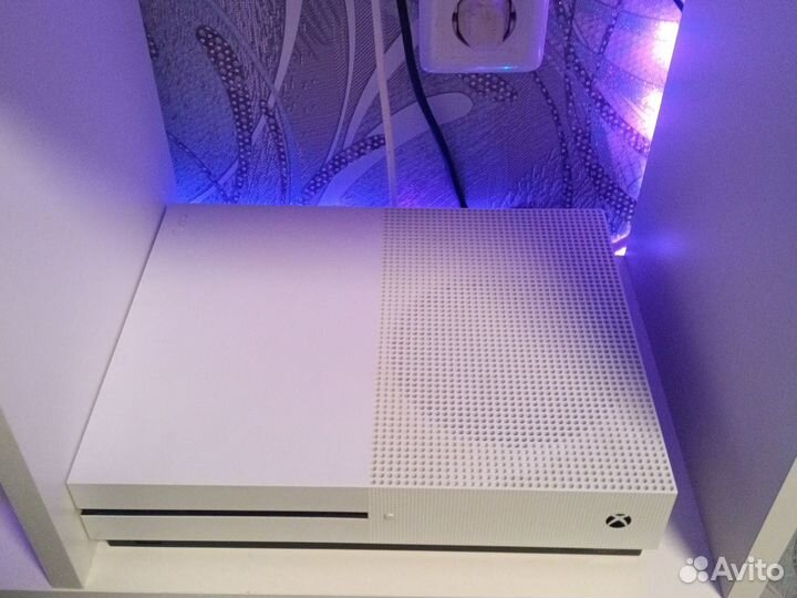 Xbox One s