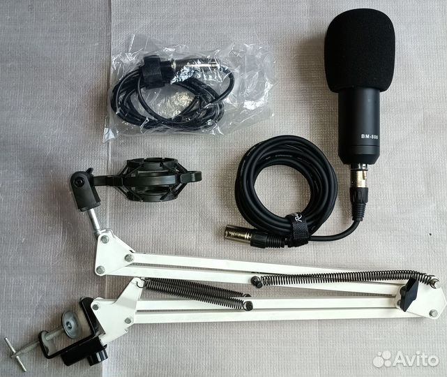 Микрофон студийный конденсаторный BM 800