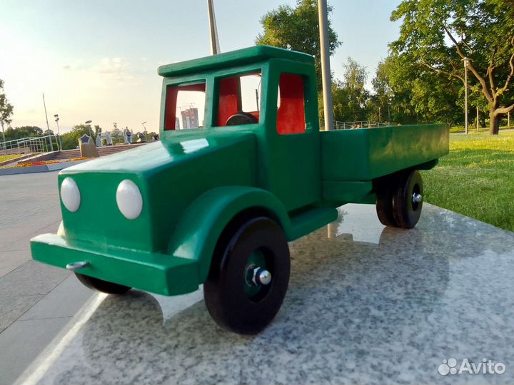 Реквизит для фотоссесии игрушки деревянная машинка