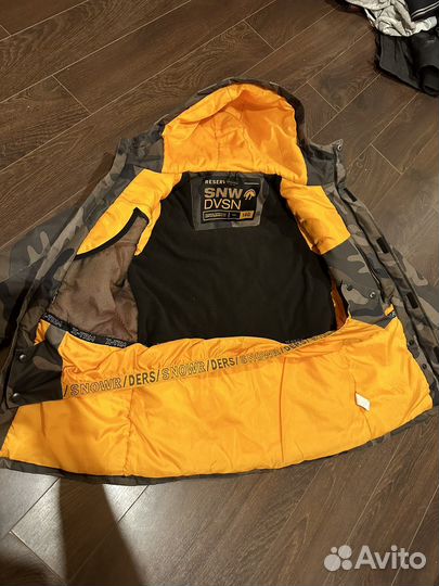 Куртка на мальчика для лыж и сноуборда