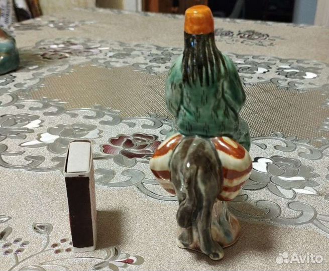 Старинная статуэтка 