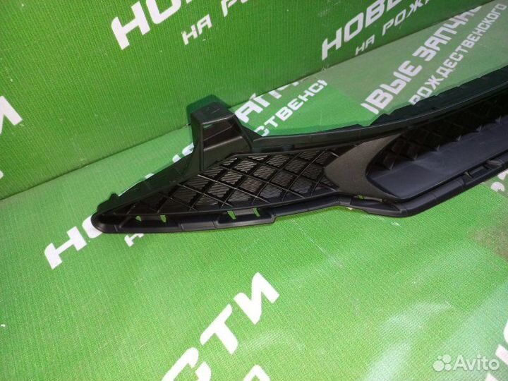 Решетка в бампер Hyundai Solaris 2020