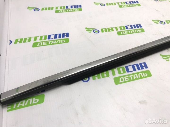 Молдинг двери передний левый Mazda Cx-30 DM / DN