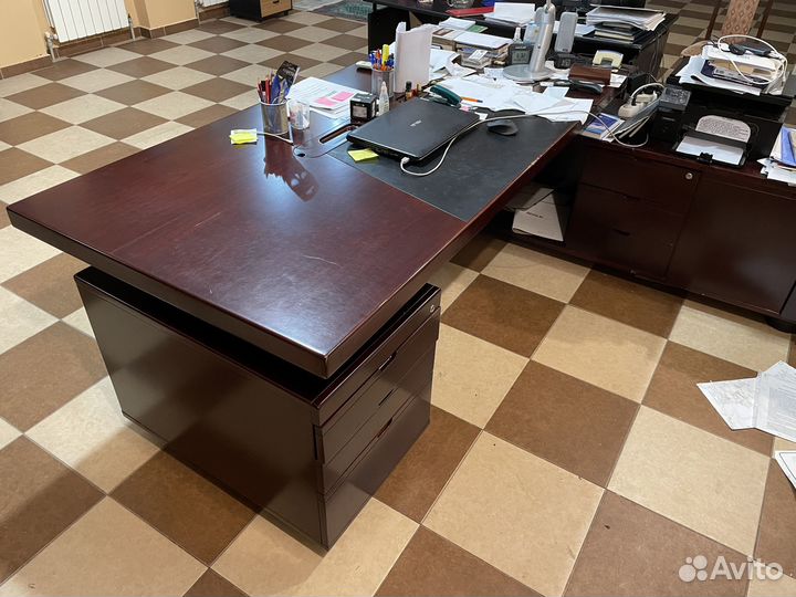 Стол офисный