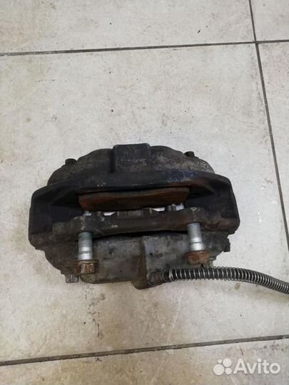 Суппорт передний правый Mercedes-Benz S-Class W221