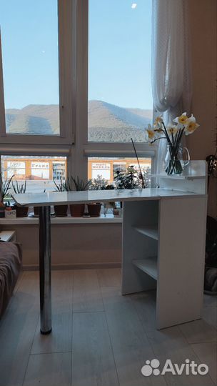 Маникюрный стол складной бу