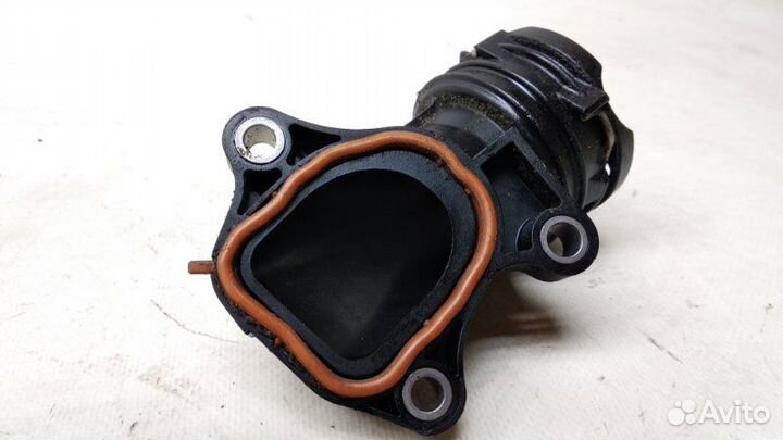 Фланец системы охлаждения Mercedes-Benz C W204 3.5