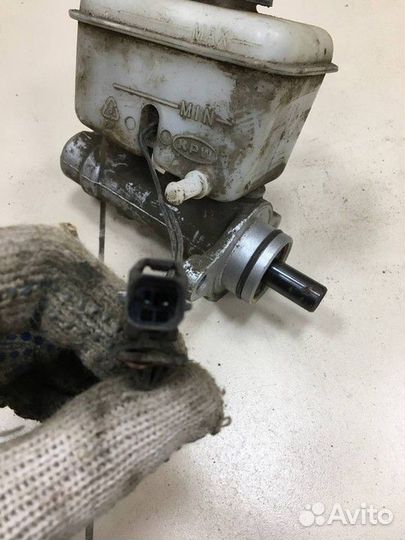 Главный тормозной цилиндр Kia Spectra