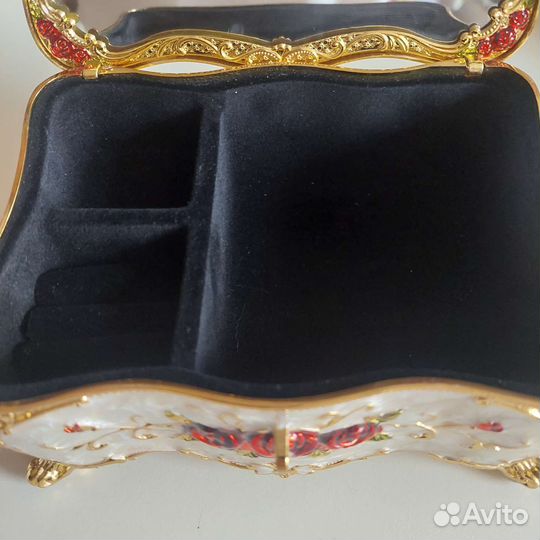 Шкатулка для украшений