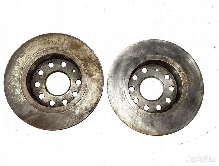 Диск тормозной задний VW Golf 6 (1.4 )