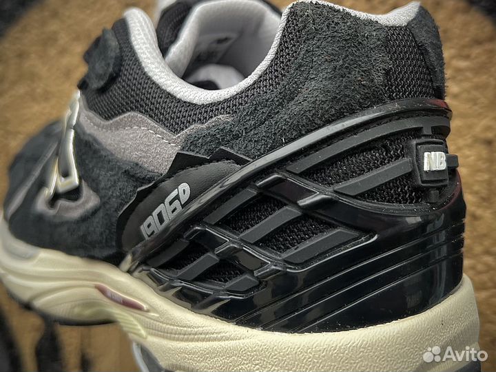 Кроссовки New Balance 1906r