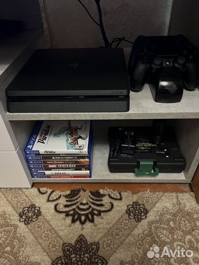 Игровая приставка ps4 slim