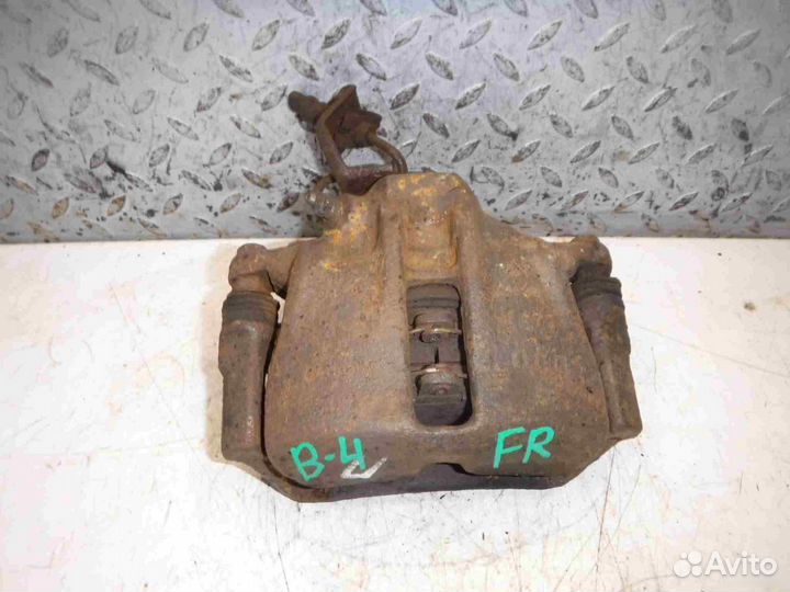 Суппорт передний правый VW Passat (B4) 1994-1996