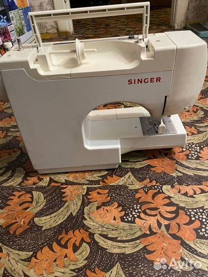 Швейная машина Singer
