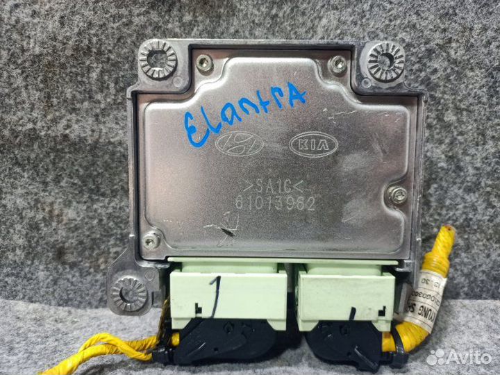 Блок управления airbag Hyundai Elantra 5 MD G4FG