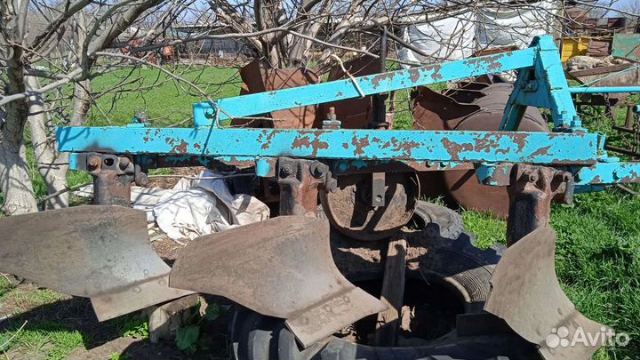 Плуг Почвомаш 3-5 корп. навесной (ПЛН-3(4, 5)-35), 1980