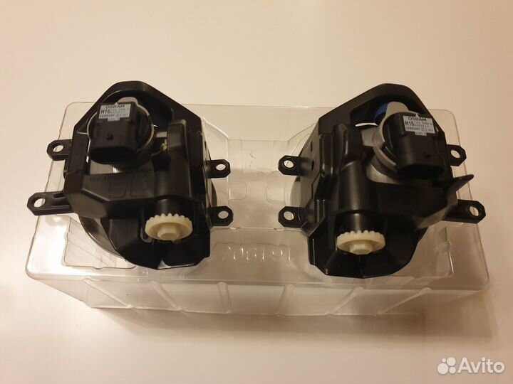 Оригинальные противотуманные фары Toyota Rav4 V