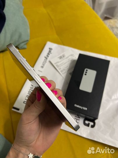 Samsung Galaxy S24, 8/256 ГБ