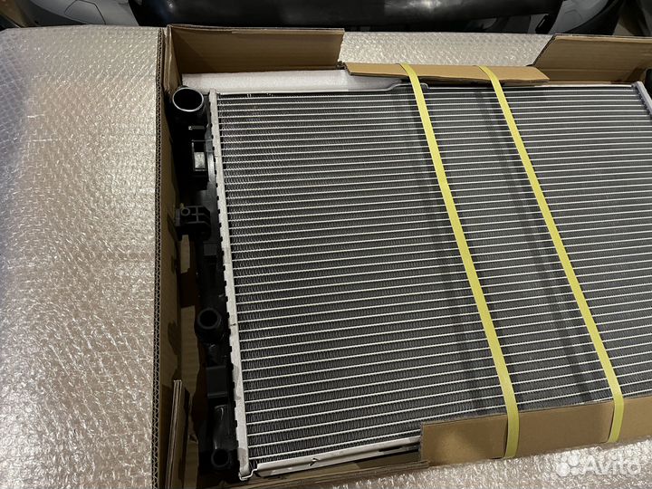 Радиатор охлаждения Mercedes W205 W213 GLC X253
