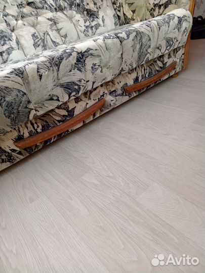 Диван прямой раскладной бу