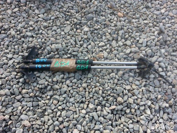 Амортизатор багажника Honda Fit GD1 2006