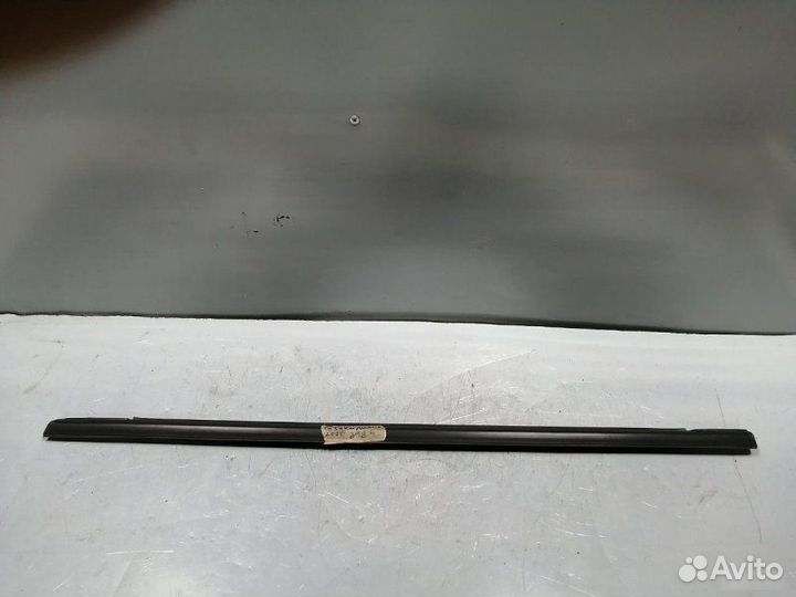 Молдинг стекла двери задний Suzuki Liana универсал